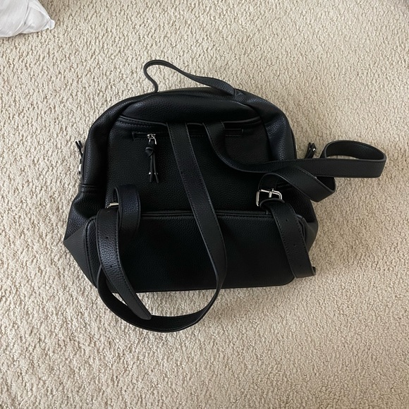 Black backpack - Picture 2 of 3